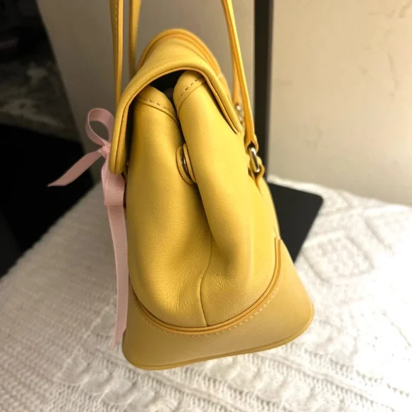 Vintage Coach Yellow Hamptons Bag ππ§ - Picture 5 of 17